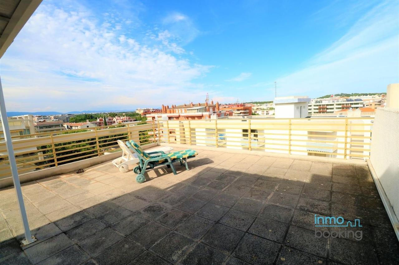Atico Novelty Con Vistas Al Mar Apartment Salou Luaran gambar